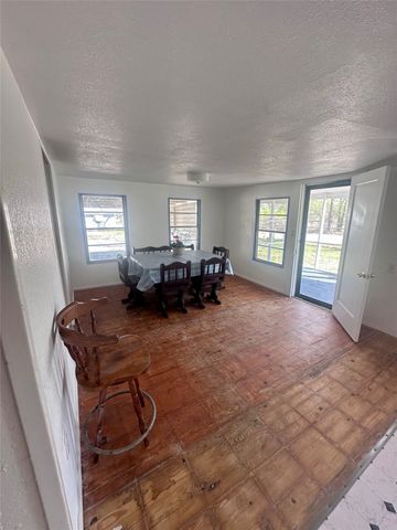 302 W Ripley Street, Coleman, TX 76834