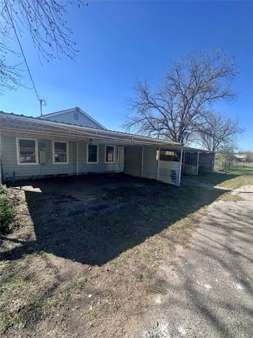 302 W Ripley Street, Coleman, TX 76834