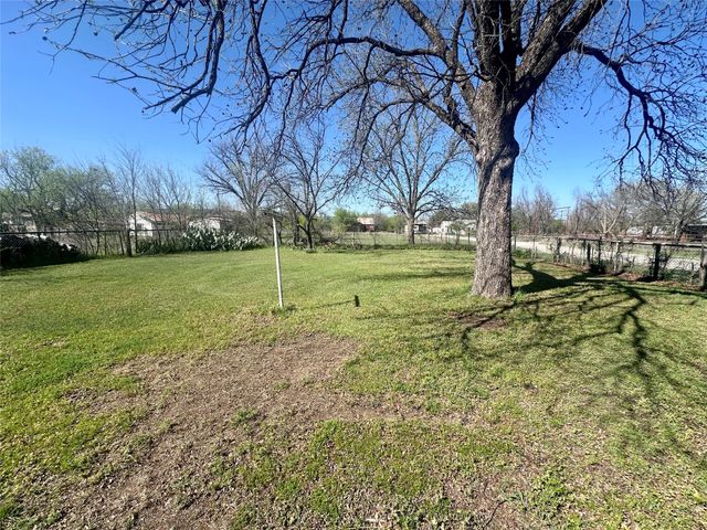 302 W Ripley Street, Coleman, TX 76834