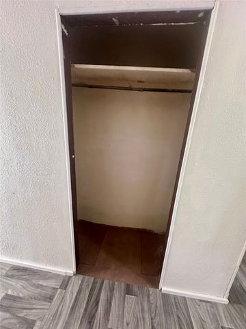 302 W Ripley Street, Coleman, TX 76834