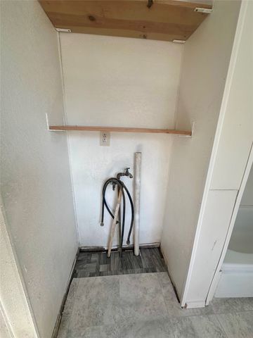 302 W Ripley Street, Coleman, TX 76834