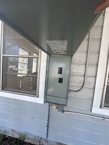 302 W Ripley Street, Coleman, TX 76834