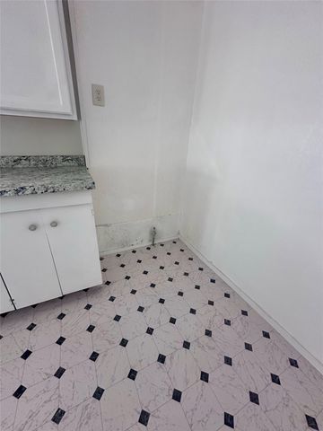 302 W Ripley Street, Coleman, TX 76834