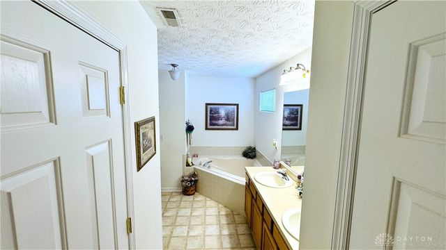 9144 Rolling Greens Trail, Miamisburg, OH 45342