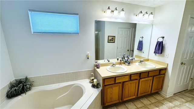 9144 Rolling Greens Trail, Miamisburg, OH 45342