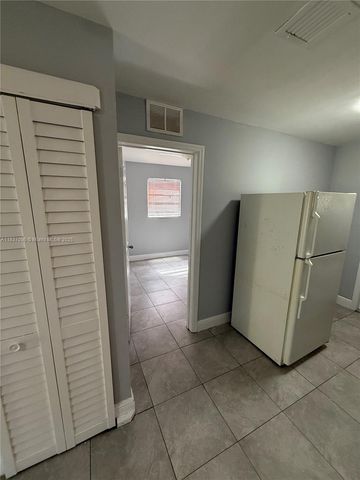 4680 SW 33rd Ave 4, Dania Beach, FL 33312