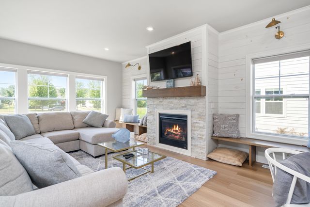 118 Elkenburg Street 20, South Haven, MI 49090