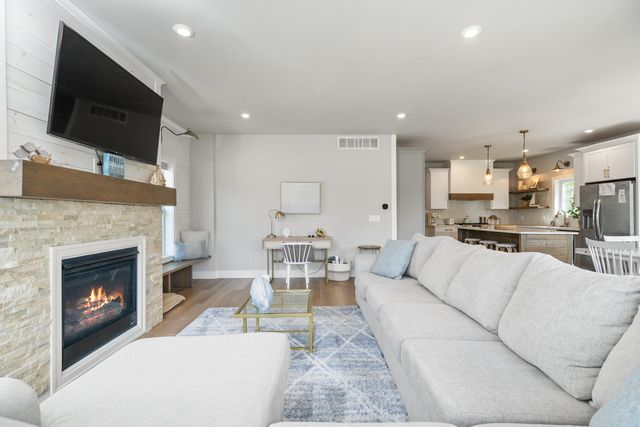 118 Elkenburg Street 20, South Haven, MI 49090