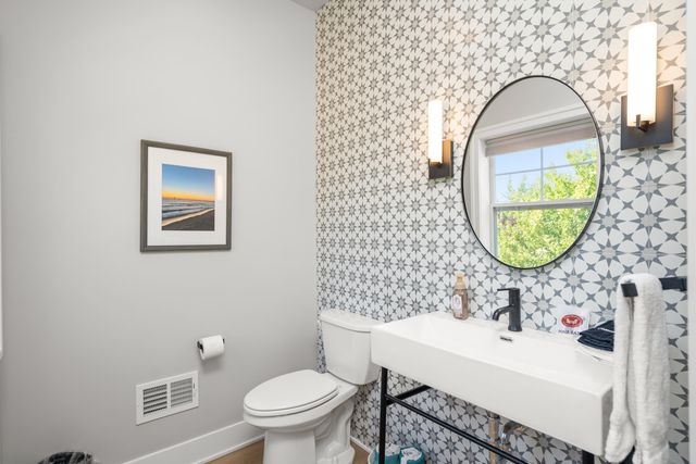 118 Elkenburg Street 20, South Haven, MI 49090