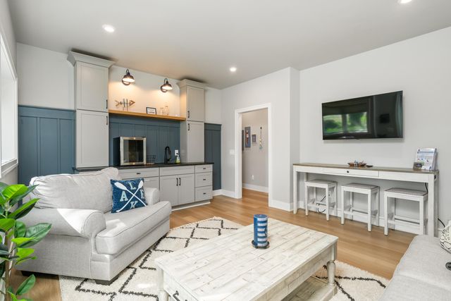 118 Elkenburg Street 20, South Haven, MI 49090