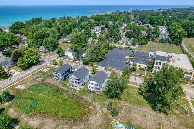 118 Elkenburg Street 20, South Haven, MI 49090