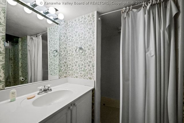 606 Briarwood Road, Charleston, WV 25314