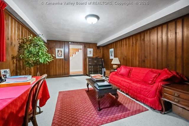 606 Briarwood Road, Charleston, WV 25314