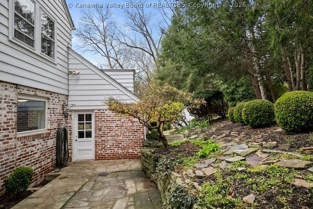 606 Briarwood Road, Charleston, WV 25314