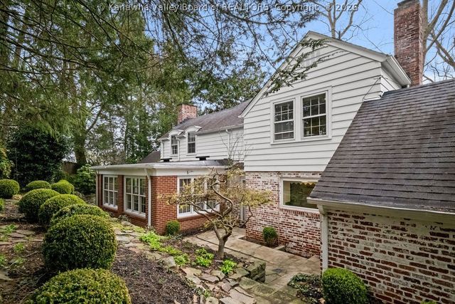 606 Briarwood Road, Charleston, WV 25314