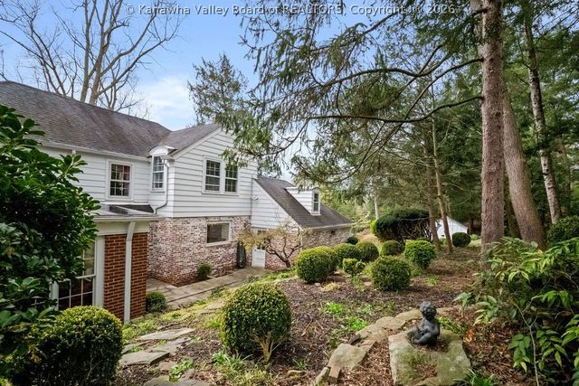 606 Briarwood Road, Charleston, WV 25314