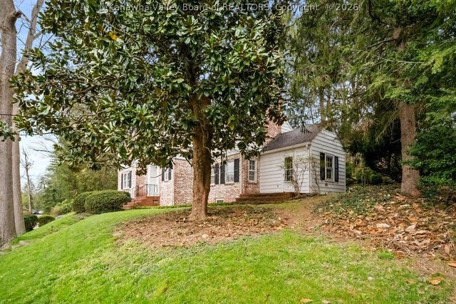 606 Briarwood Road, Charleston, WV 25314