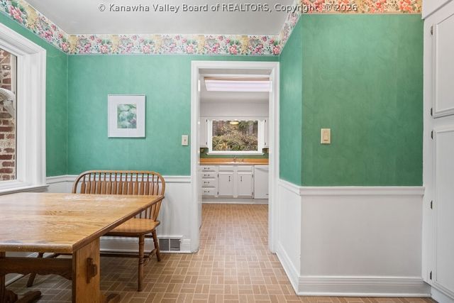 606 Briarwood Road, Charleston, WV 25314