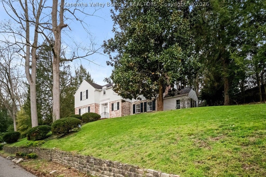 606 Briarwood Road, Charleston, WV 25314