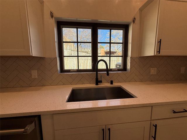 535 Hillside Avenue, Santa Fe, NM 87501