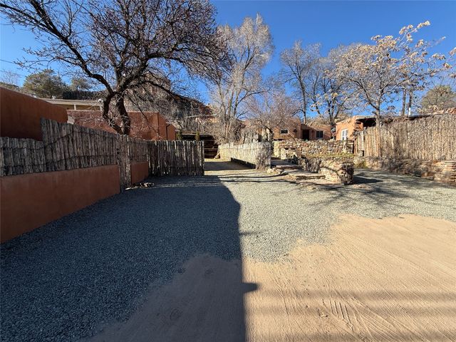 535 Hillside Avenue, Santa Fe, NM 87501