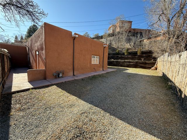 535 Hillside Avenue, Santa Fe, NM 87501