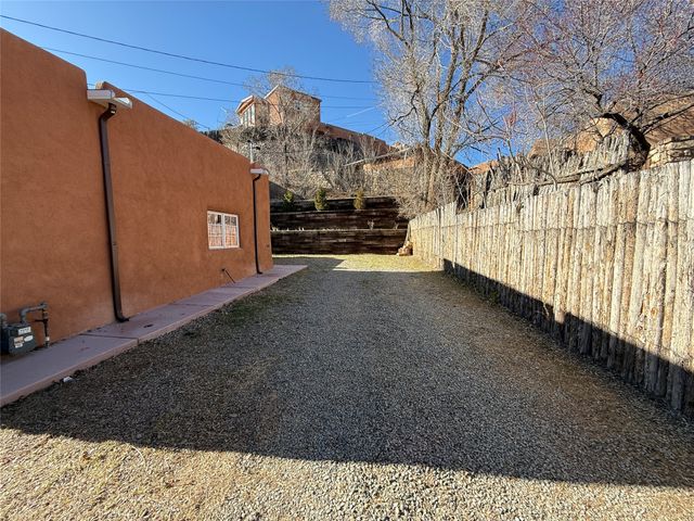 535 Hillside Avenue, Santa Fe, NM 87501