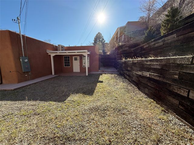 535 Hillside Avenue, Santa Fe, NM 87501