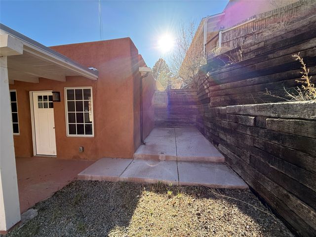 535 Hillside Avenue, Santa Fe, NM 87501