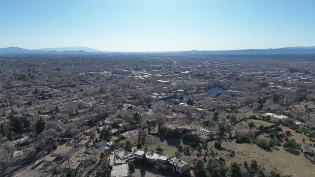 535 Hillside Avenue, Santa Fe, NM 87501