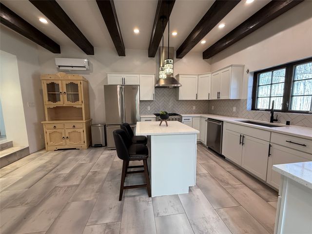 535 Hillside Avenue, Santa Fe, NM 87501