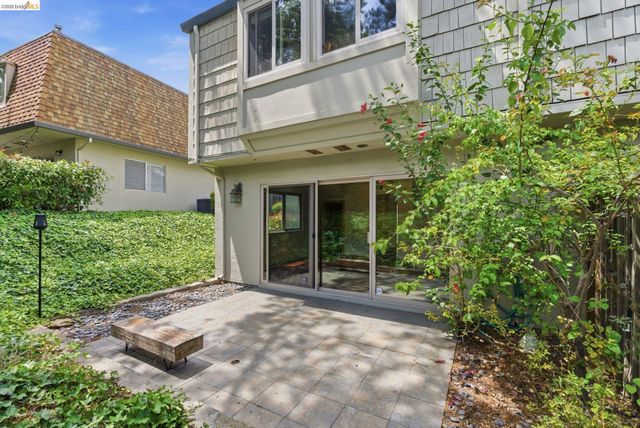 1833 Holland Dr, Walnut Creek, CA 94596