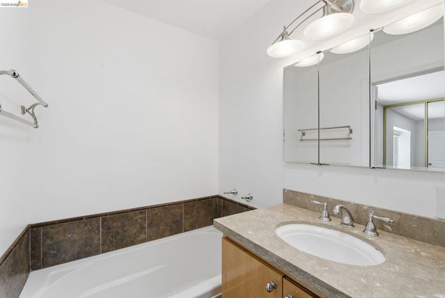 1833 Holland Dr, Walnut Creek, CA 94596