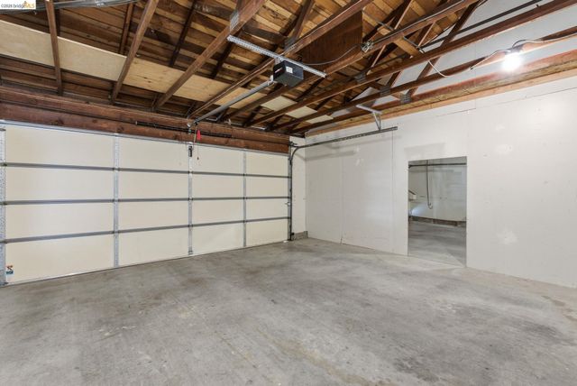 1833 Holland Dr, Walnut Creek, CA 94596