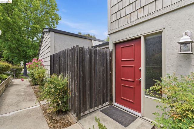 1833 Holland Dr, Walnut Creek, CA 94596