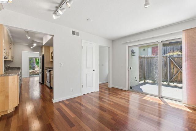 1833 Holland Dr, Walnut Creek, CA 94596