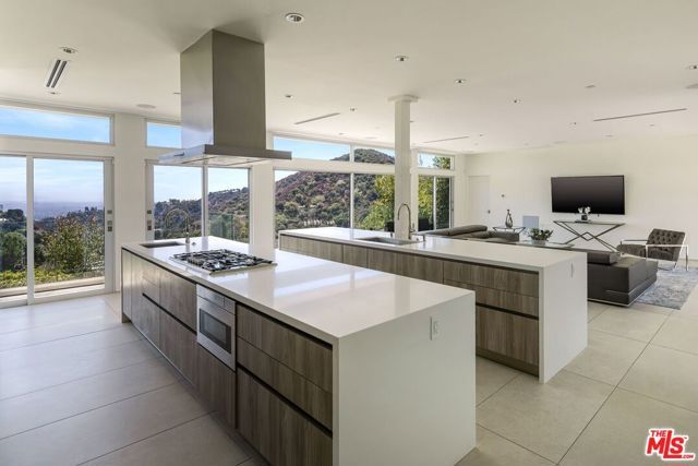 2189 Summitridge Drive, Los Angeles, CA 90077