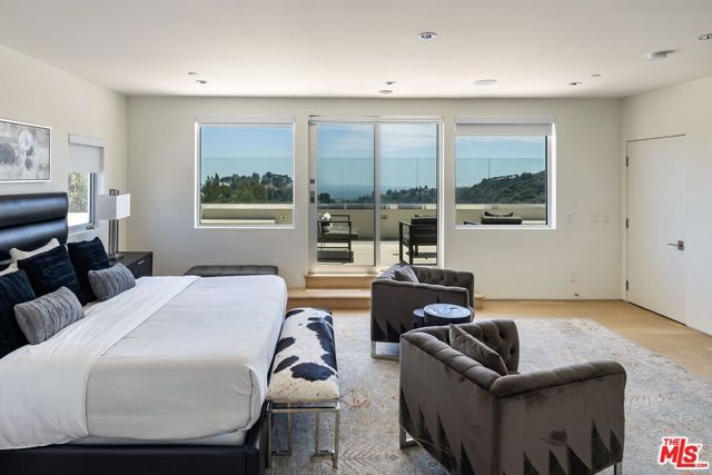 2189 Summitridge Drive, Los Angeles, CA 90077