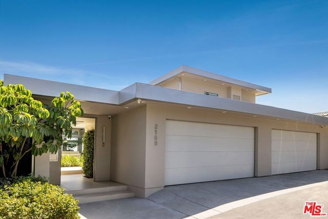 2189 Summitridge Drive, Los Angeles, CA 90077