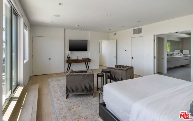 2189 Summitridge Drive, Los Angeles, CA 90077