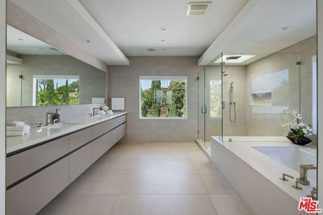 2189 Summitridge Drive, Los Angeles, CA 90077