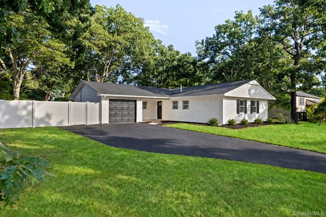 35 Winside Lane, Coram, NY 11727