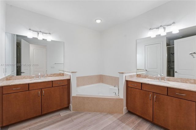 13012 N Riverwalk Cir N, Plantation, FL 33325