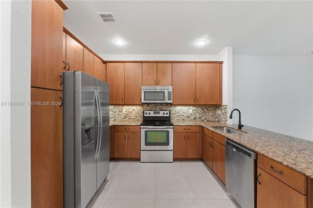 13012 N Riverwalk Cir N, Plantation, FL 33325