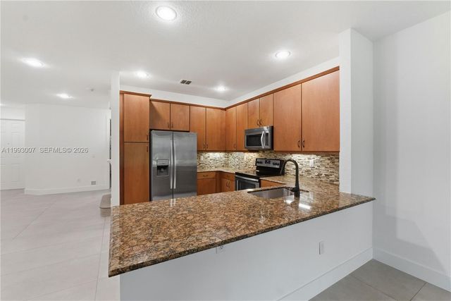 13012 N Riverwalk Cir N, Plantation, FL 33325