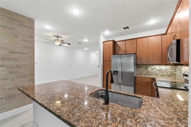 13012 N Riverwalk Cir N, Plantation, FL 33325