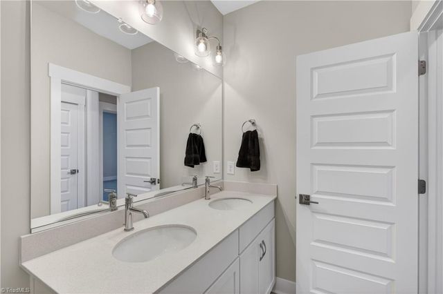 5106 Whaitley Lane, Greensboro, NC 27407