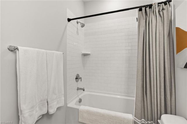 5106 Whaitley Lane, Greensboro, NC 27407