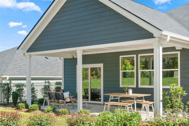 6042 Bella Vista Drive, Denver, NC 28037