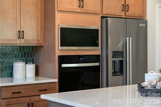 6042 Bella Vista Drive, Denver, NC 28037